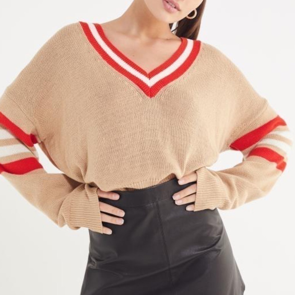 URBAN OUTFITTERS V NECK VARSITY SWEATER SIZE LARGE